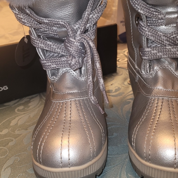 London Fog Silver Duck Boots - Picture 2 of 11
